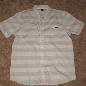 Men’s Oakley shirt